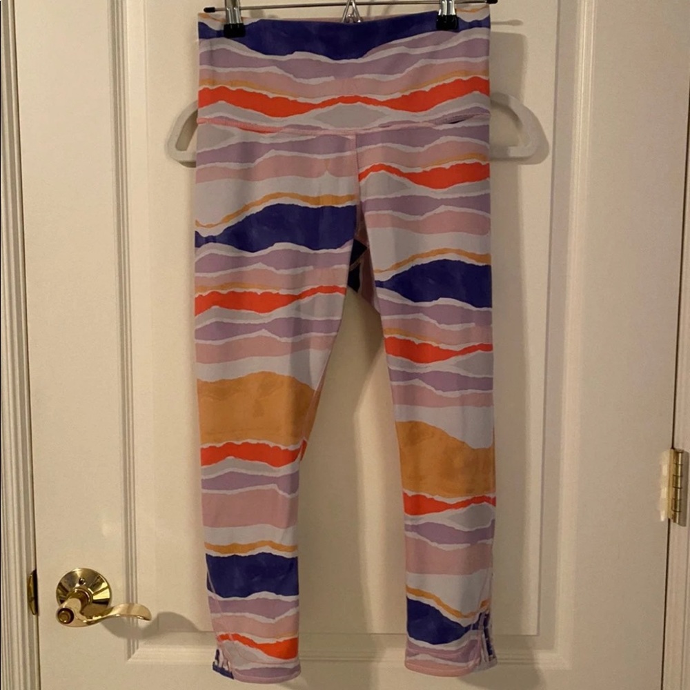 Lululemon leggings size 6